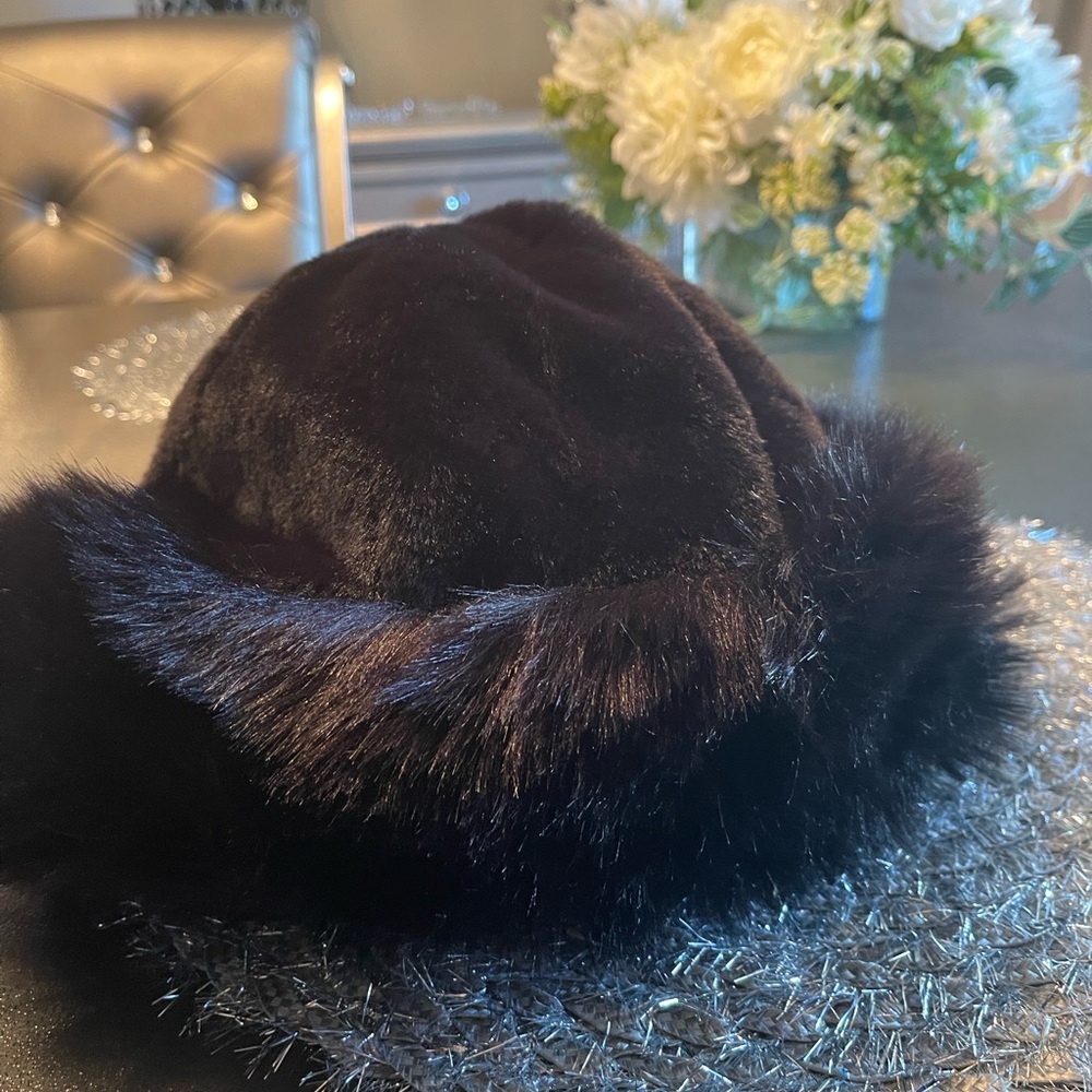 FASHION FAUX FUR HAT